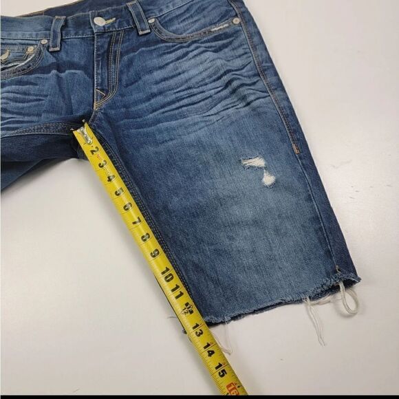 True Religion Wash Blue Jean Shorts Sz 33 Section Ricky QT Jeans Distressed USA - Picture 2 of 10
